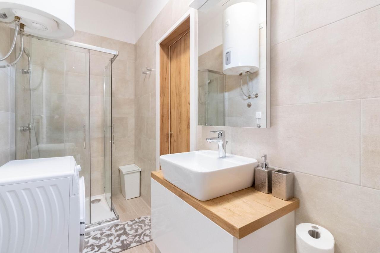 Apartments Fiorello Рийека Екстериор снимка